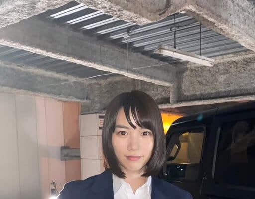 のんがスナイパーに!? カッコよすぎるスーツ＆ライフル姿が話題！