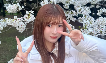 「桜×えりぽん＝最強ビジュ！」生田衣梨奈、雨の中のお花見ショットにファン歓喜