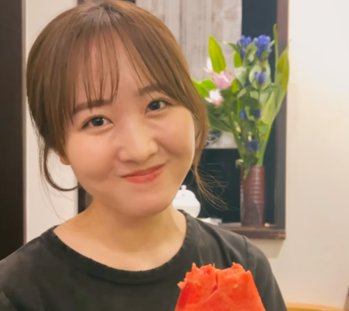 「美味しそう！」本田望結、豪快にスイカを食べる幸せそうな動画をファンに公開！