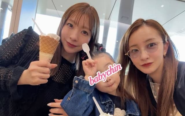 板野友美が妹と娘の女子会旅行を投稿！