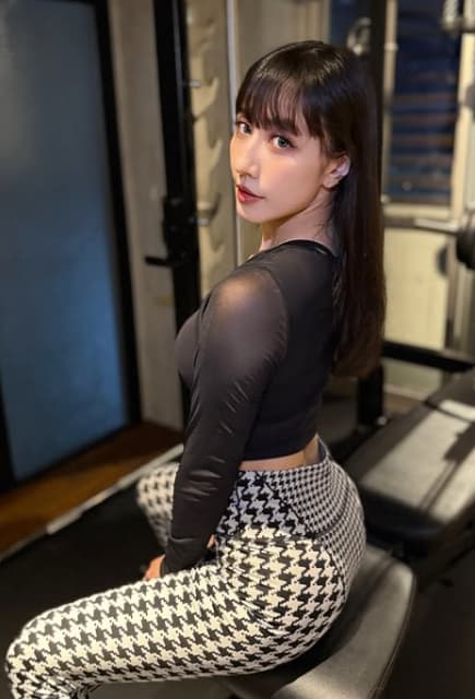 玉置成実 舞台終了後もボディメイクに抜かりなし⁉ライブに向けて鍛えられたボディラインを披露