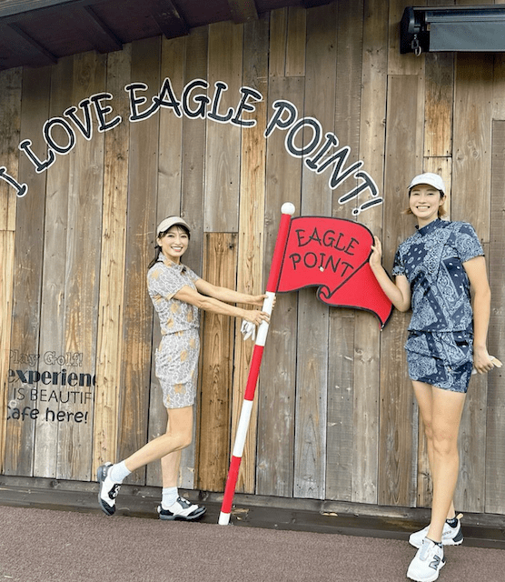 元バレー日本代表選手が美脚全開ミニスカショット披露で話題に