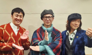 つるの剛士、「レッズと悲壮感と羞恥心」でパパ友ショット！「最高だぜ」と満喫！