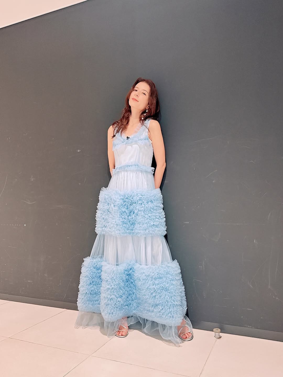 「リアルシンデレラ‼」タレント〇〇のドレス姿にファン絶叫‼