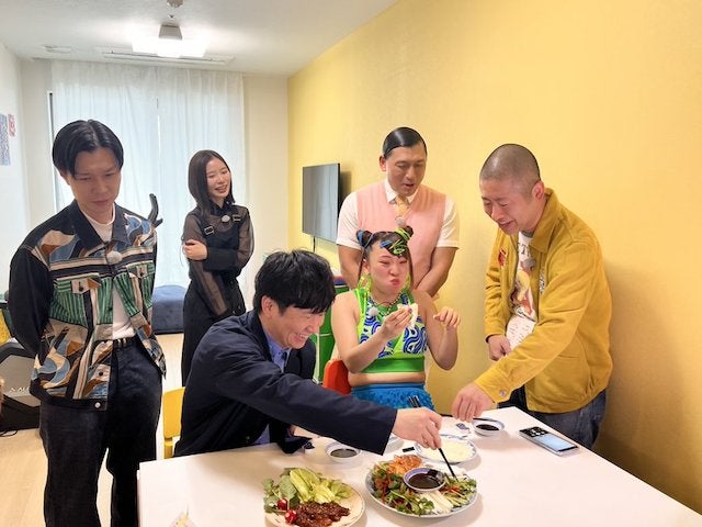 フワちゃん宅で超豪華パーティ開催!! 自宅公開にファン注目?