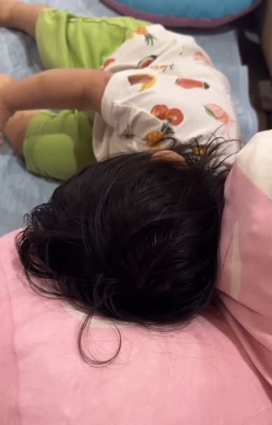 丸山桂里奈　泣き疲れの1日。発疹と戦う日々、早く元気になってほしい…