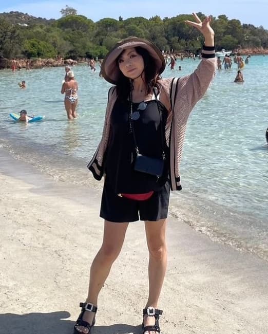 ハイヒールモモコ　サルディーニャ島の美しすぎる海に感動！毎日が水着の最高のバカンス