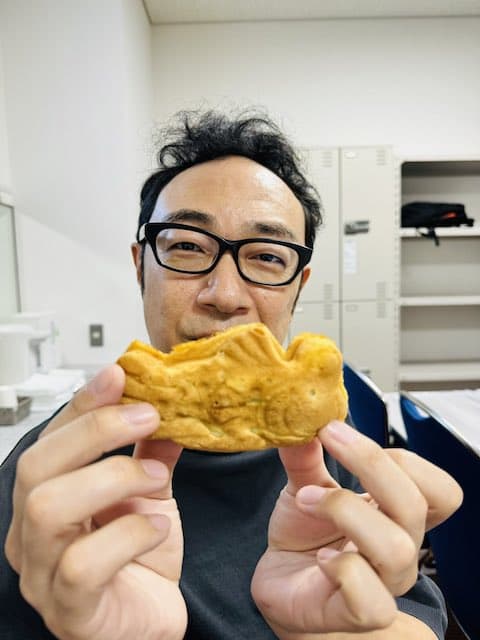 福岡名物をいただきます！人気芸人の幸せそうな一枚が話題に