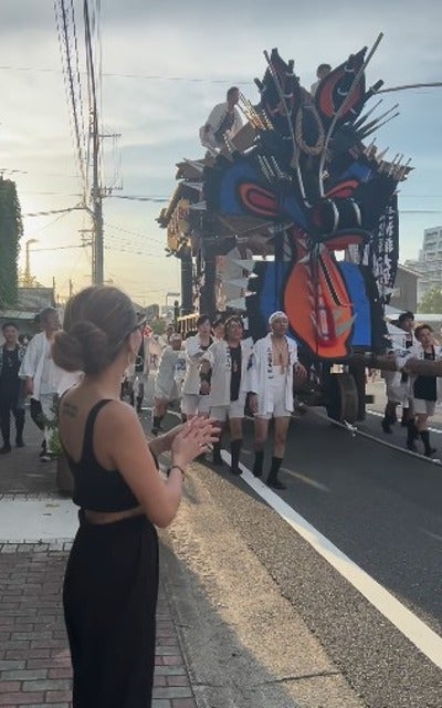 あびる優「おおむた大蛇山まつり」に４世代で参加！