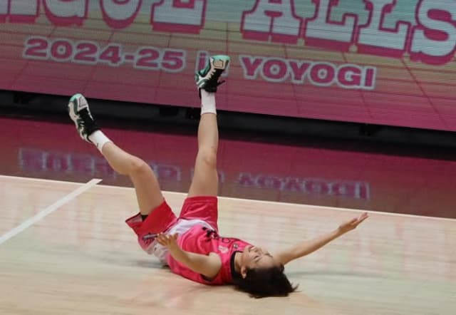 宮崎早織のコートにゴロリ寝そべりショットに「毎日可愛いのね」「最高」とコメント集まる⁉