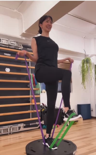 松島花が超ハードなトレーニングの様子を公開！「チューブを操っているのか... 操られているのかはわかりません」