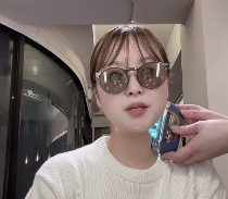 鈴木奈々、美容室でヤーマン美顔器を体験！顔のリフトアップ効果に感動の声