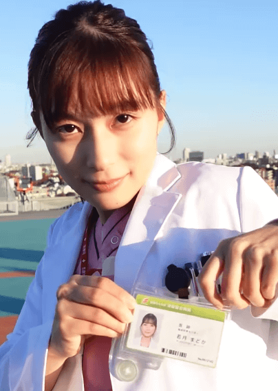 「僕も治してくだされ」芳根京子、研修医プレートのドヤ顔見せ＆ヘリポートのくるくるターン炸裂！オフ動画にファン歓喜