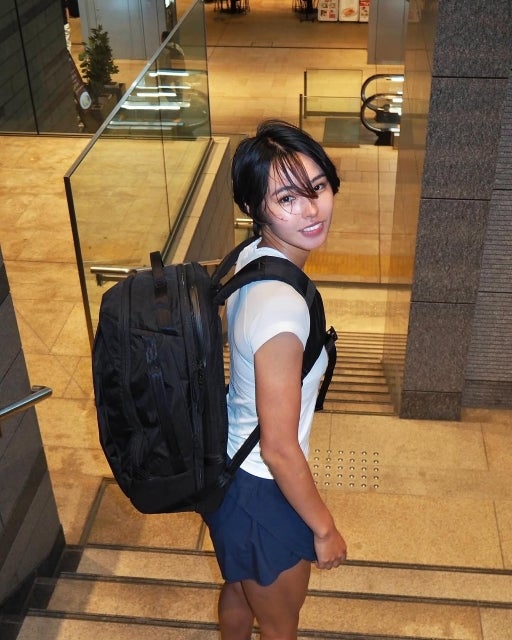 腹筋チラ見せムービーも⁉美人モデルアスリート、練習の日体大記録会でシーズンベスト更新！「腹筋、、、。見習いたいです」