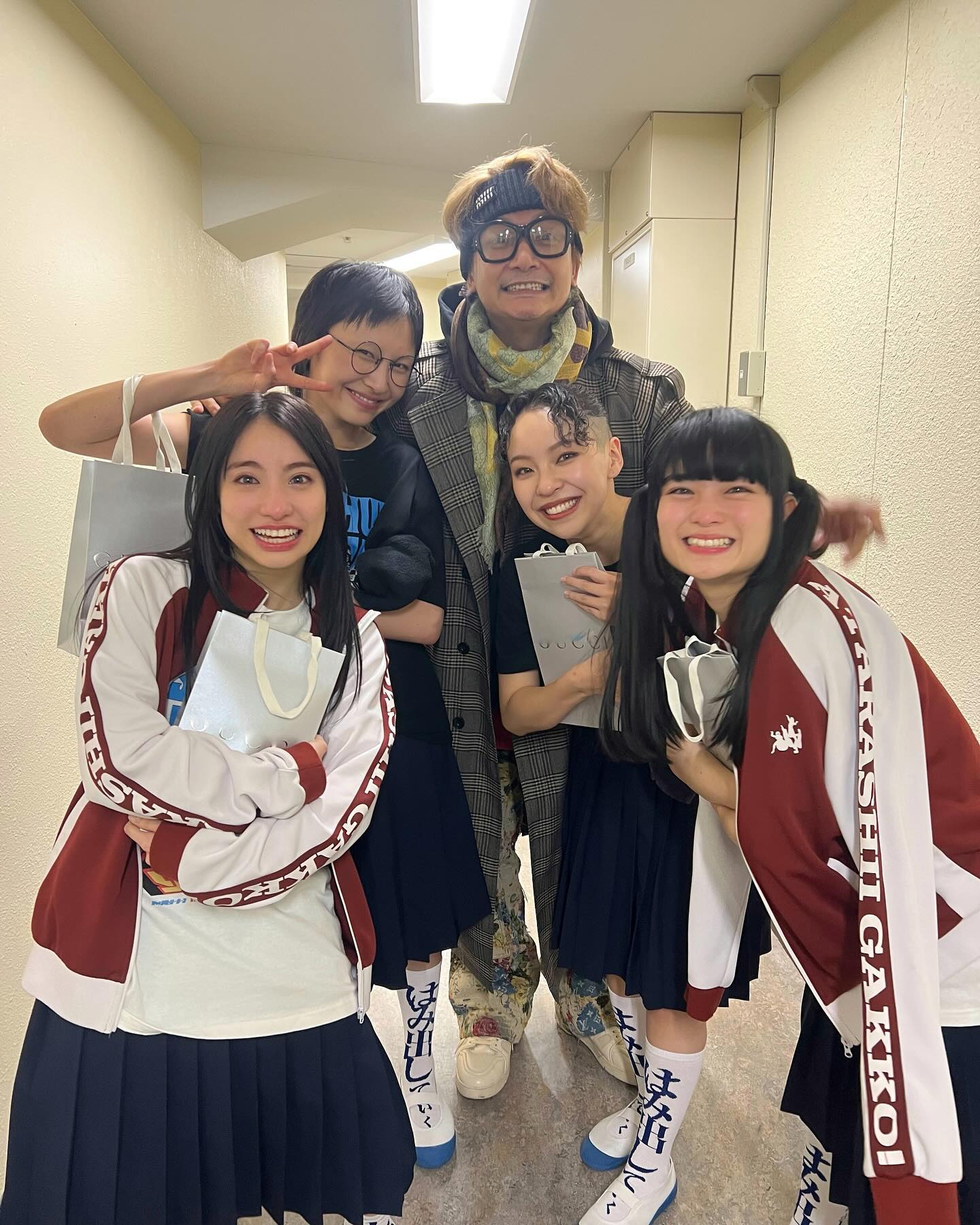 意外な”縁”？香取慎吾が新しい学校のリーダーズのライブへ🎶