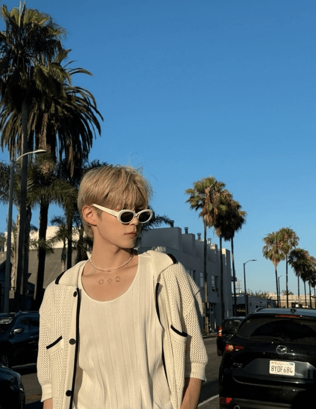 韓国の人気アイドルがLAでの最新ショット披露で話題に