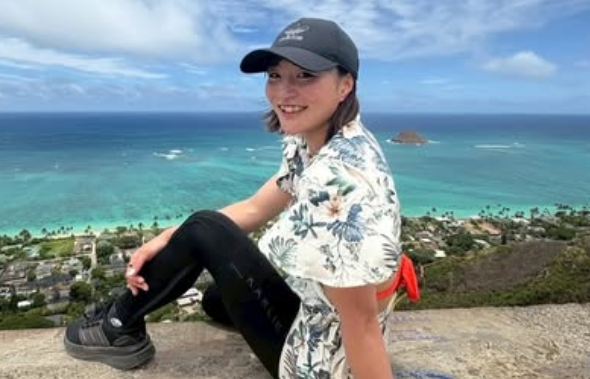 「どタイプ」「何をしててもカッコ良い」美女柔道家、ハワイでサーフィンにトライ！抜きん出た運動神経をファン大絶賛