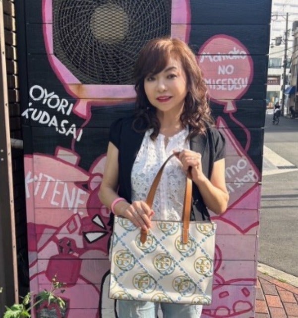 ハイヒール・モモコが『S.MOMO』でお客さんとたっぷり交流！