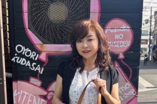 ハイヒール・モモコが『S.MOMO』でお客さんとたっぷり交流！