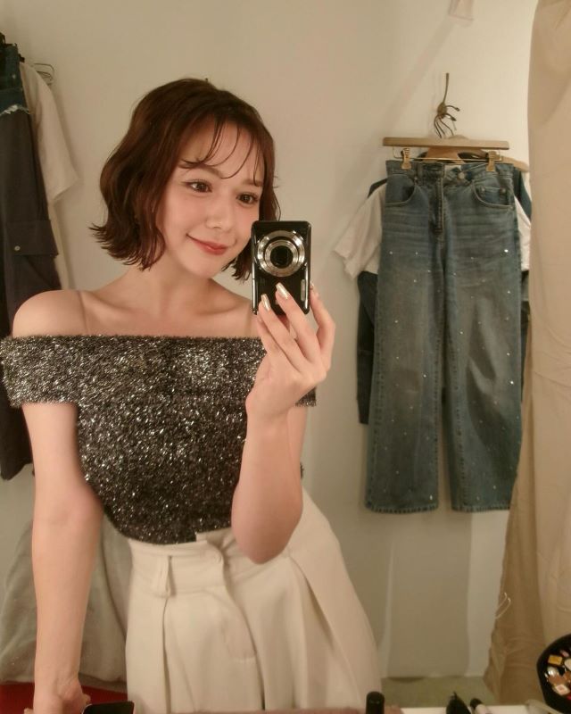 「ボタンはち切れんばかり」あの爆スタイルで有名なあのタレントの私服ショットが話題に