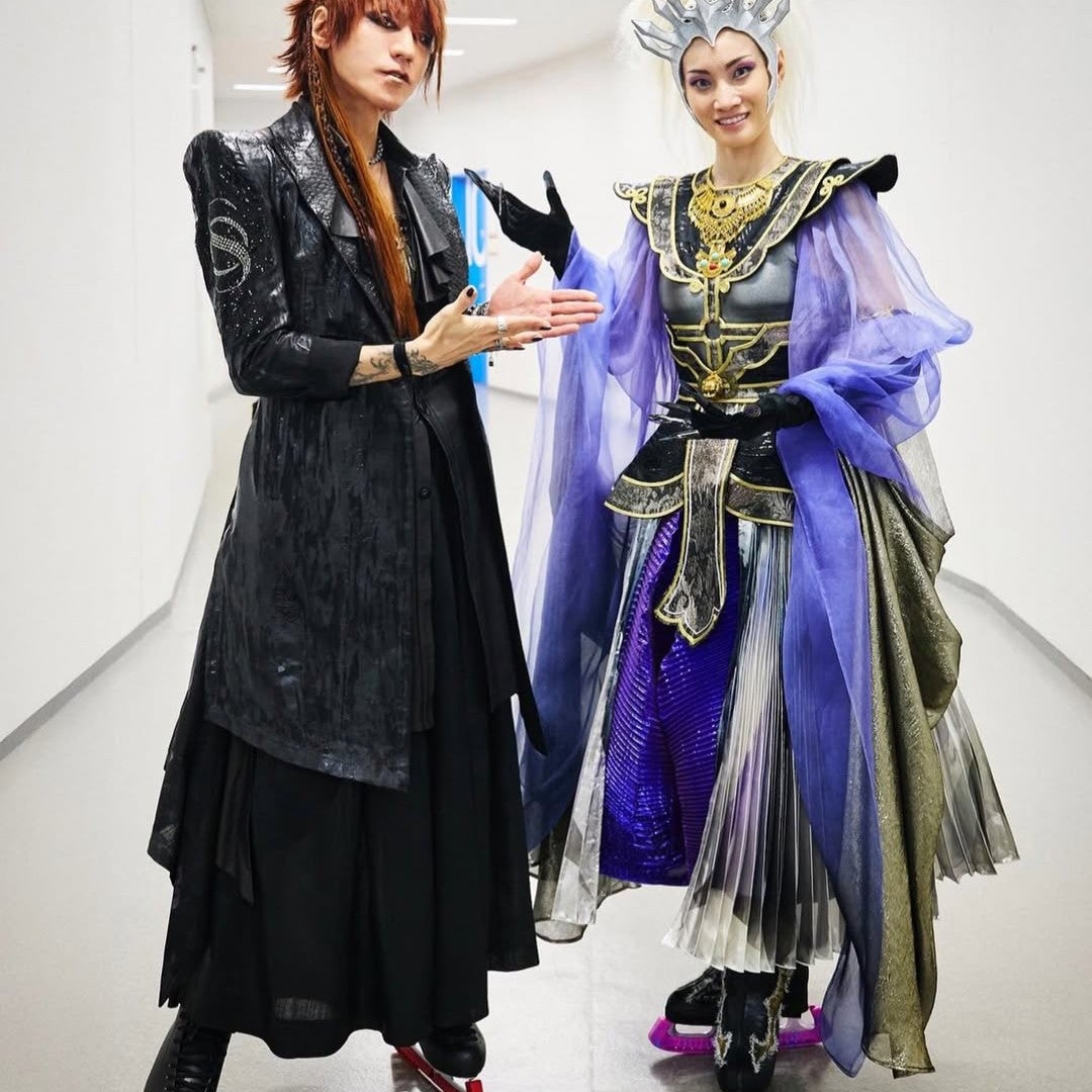 アイスショー「氷艶」で荒川静香とあのカリスマギタリストが夢の2ショット！「こ、これはすごい」と話題に