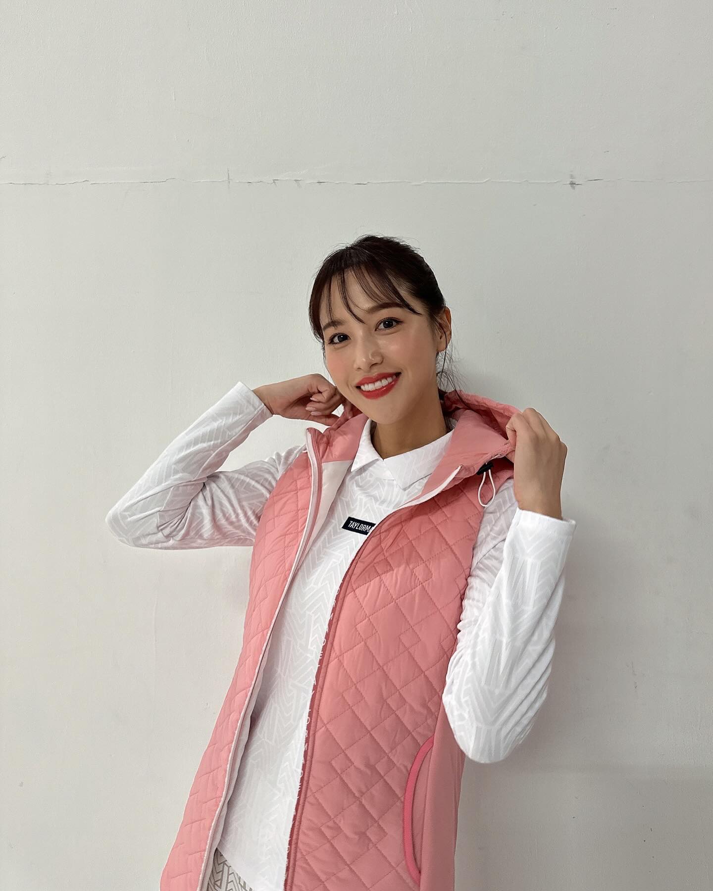 「えーめっちゃかわいい😍」鷲見玲奈のゴルフウェア姿が可愛いすぎると話題に