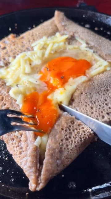 なんて美しいガレットなんだ！料理研究家・けんた食堂のレシピが「めちゃくちゃ美味しそうです！」と話題に！