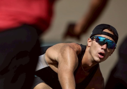 「目が離せない！」イケメンビーチバレー選手、砂塗れでも際立つ“闘志と色気”が話題に