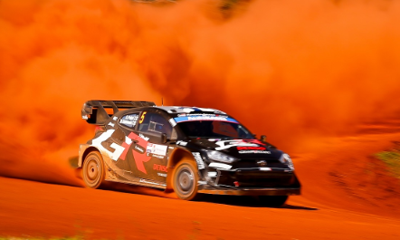 「赤土の嵐を切り裂け！」TOYOTA GAZOO RacingのGRヤリスが魅せた“爆走ショット”に世界が熱狂！