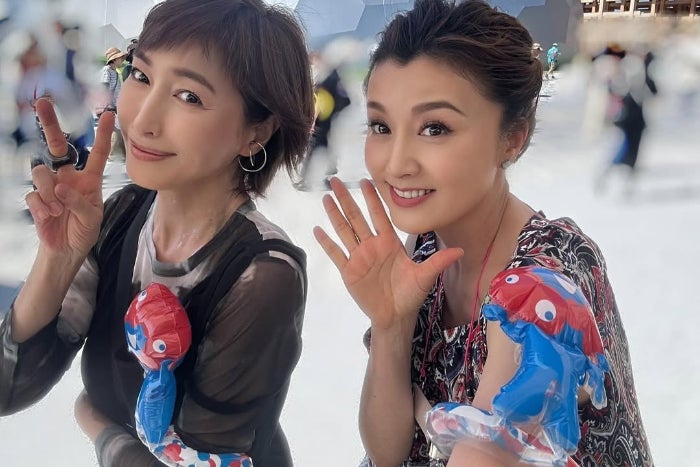 万博でハジける美女2人！！高島礼子と藤原紀香の美人オーラには周りもびっくり
