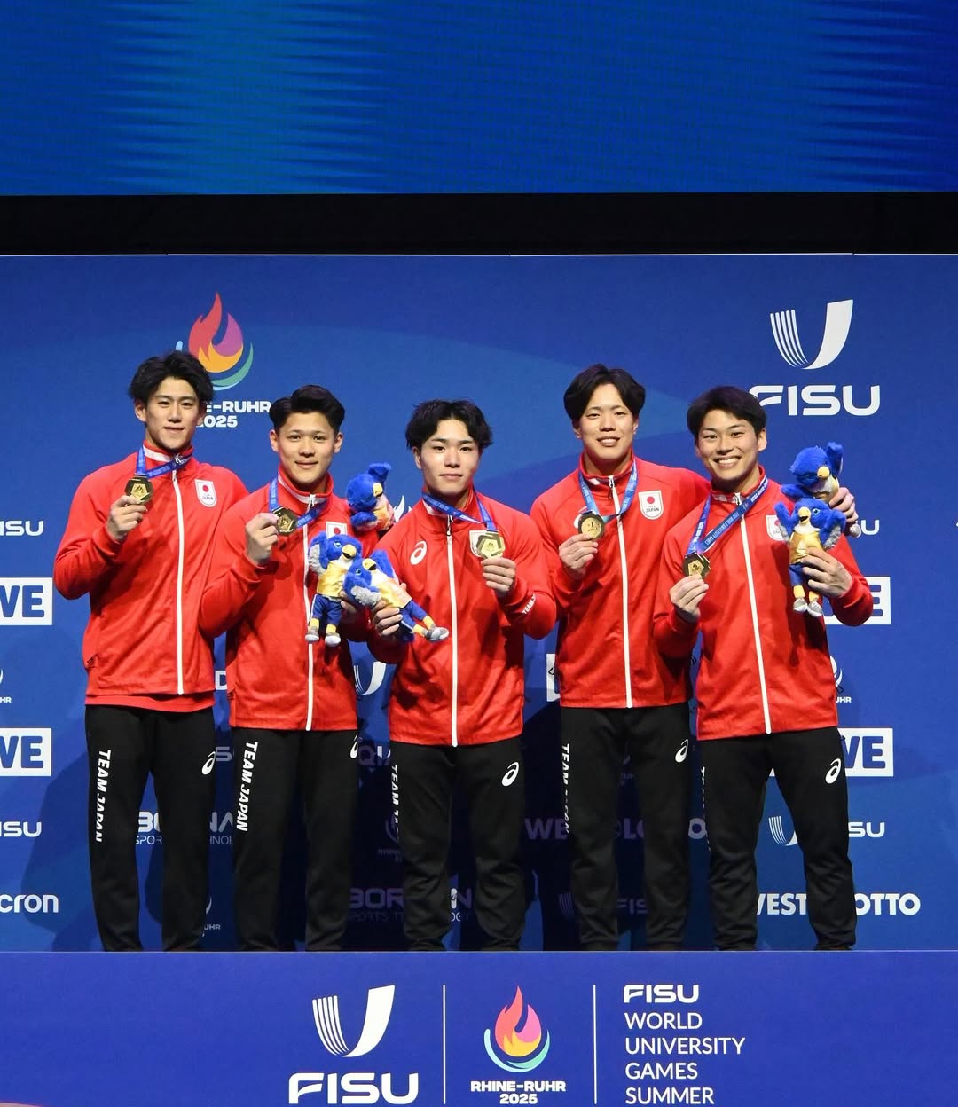 “FISU World University Games 2025”での団体戦優勝を岡慎之助が報告！