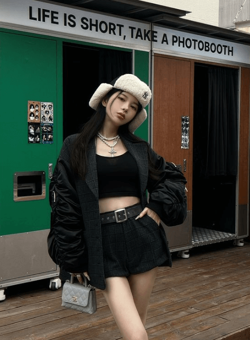 「可愛すぎます」あの美女インフルエンサーが、流麗美脚の瞬間恋落ちショットを披露！