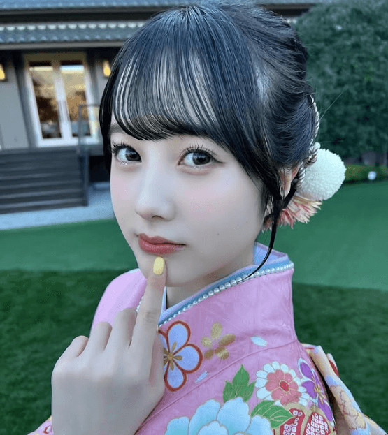 「可愛いどす…」話題の美女が着物姿でまさかの”あざとショット”！正体が女優＆フィギュアスケート選手でファン卒倒