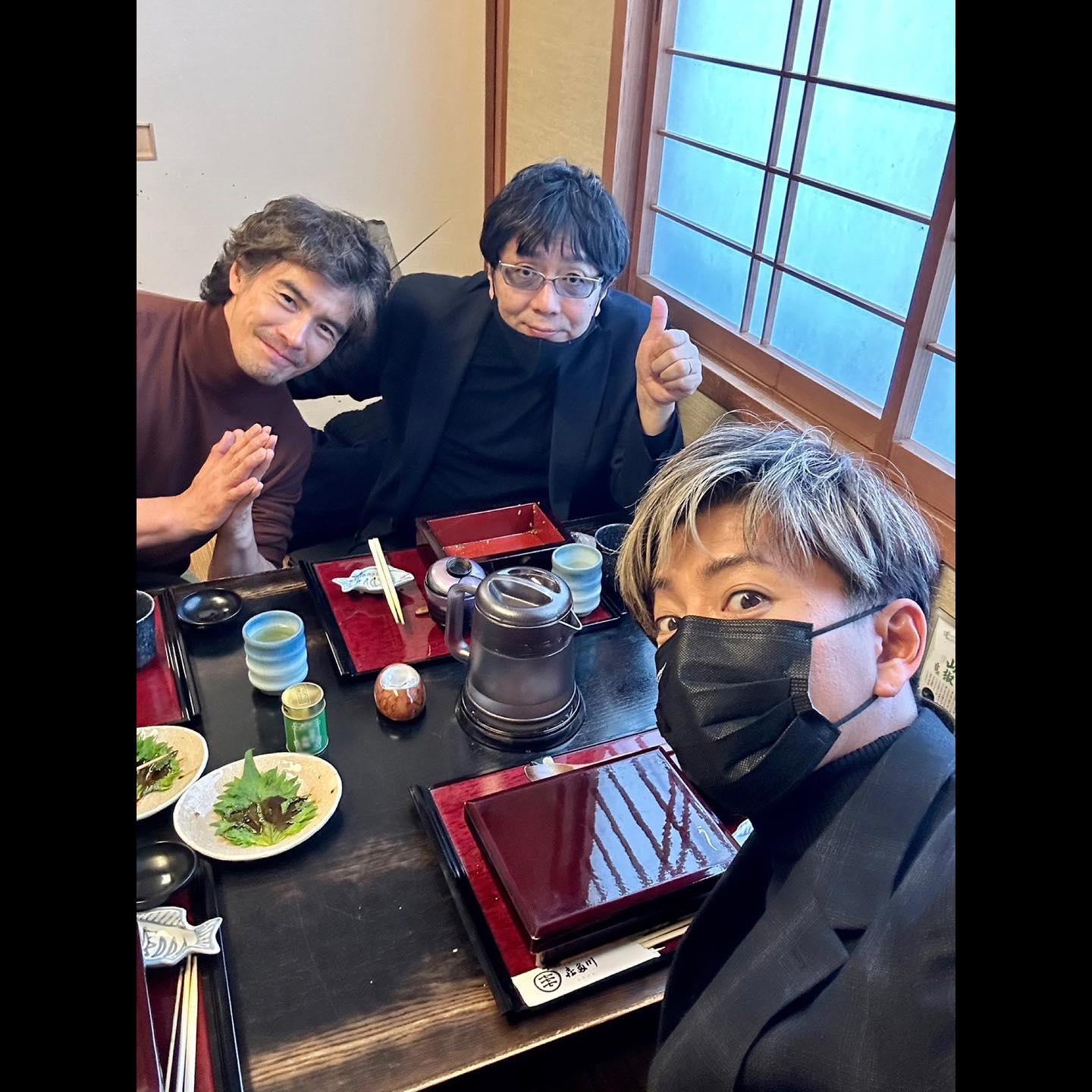 木村拓哉、俳優・伊藤英明らと鰻を堪能😋「ご馳走様でしたぁ〜❕」 ⁡