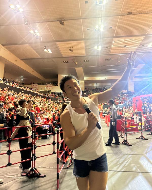 なかやま きんに君が応援イベントに出演！！「きんに君が小さく見えるー😍」