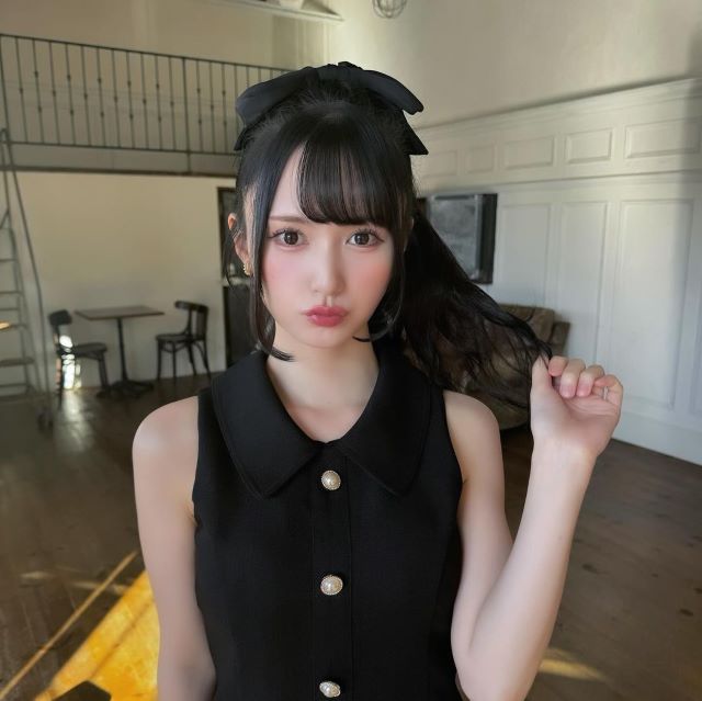 NMB・山本望叶「激カワドレス」ショット大量投稿にファン歓喜！