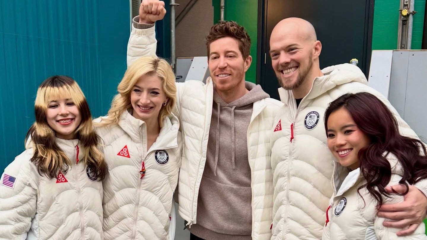 【豪華共演】米フィギュア代表、メディアデーでショーン・ホワイトと笑顔の1枚