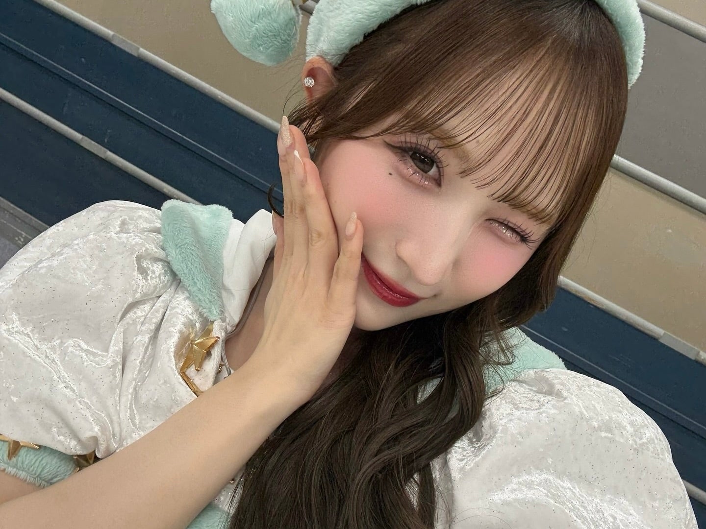 小川奈々子、サンタ衣装で感謝　CDTVライブ出演を報告