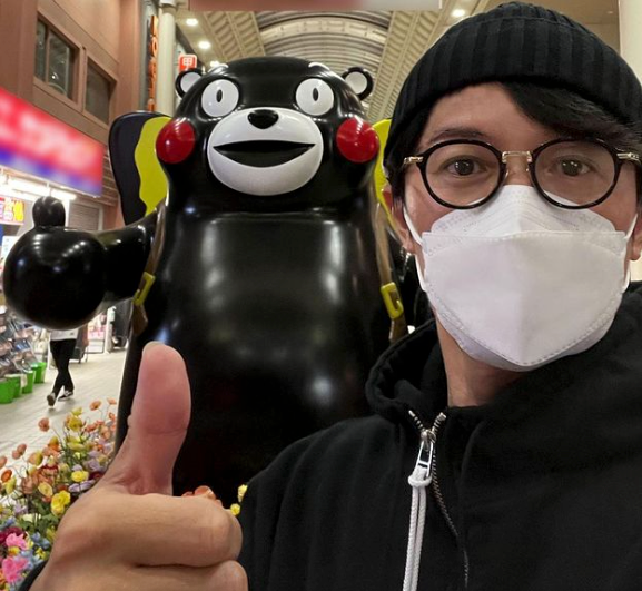 「え〜💦気づかれなかったんですか⁉️」変装した福山雅治さんとくまモンが奇跡のツーショット😳