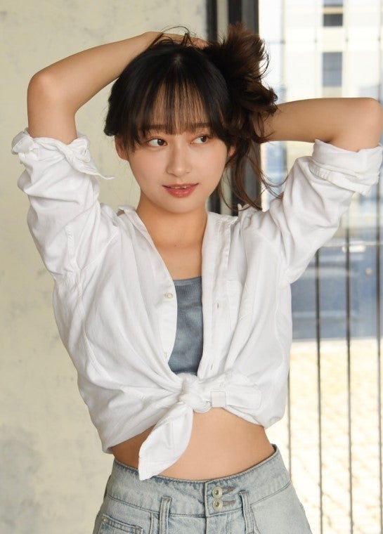 ヤンジャンで表紙＆巻頭グラビアの影山優佳 インスタで大胆オフ