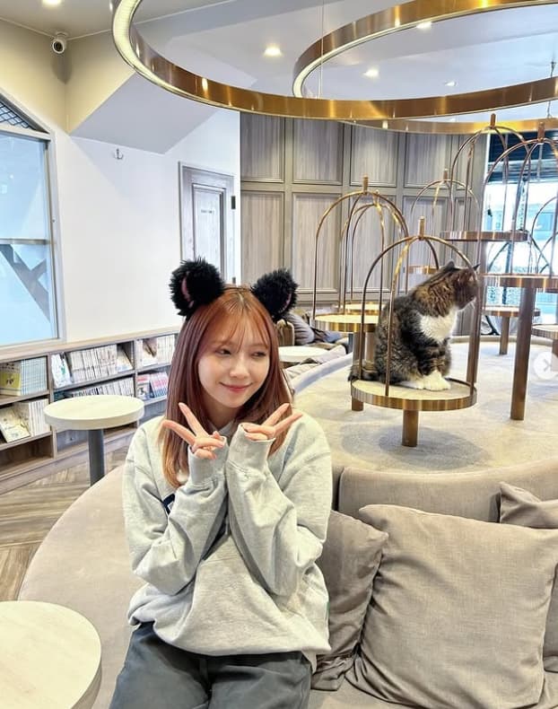 「猫耳こんな似合う人いる？」NiziU MAYUKAの猫カフェ体験にファン悶絶