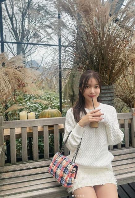 グラドル COCO ハロウィン仕様の庭園を訪れる！