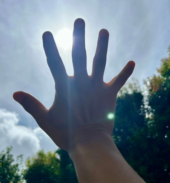 木村拓哉が“猛暑に気合注入”メッセージ！太陽に手をかざす朝のショットが話題に