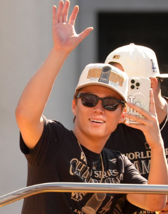 MLB公式がドジャースのワールドシリーズ優勝パレードを投稿！山本由伸も登場でファン興奮！！