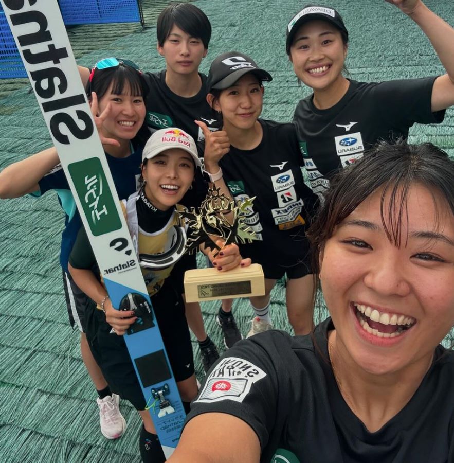 高梨沙羅が国際大会で2位、フランスも満喫