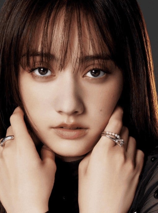 谷まりあ　雑誌の表紙に！「美しすぎる～！✨」