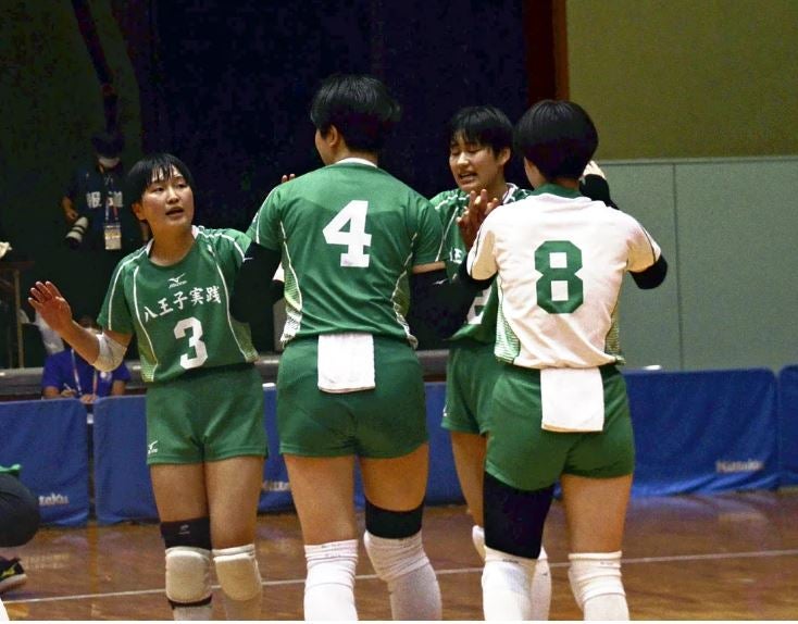 バレー女子、八王子実践はエース躍動で４強入り…連続逆転勝ちに監督「生きた心地がしない」