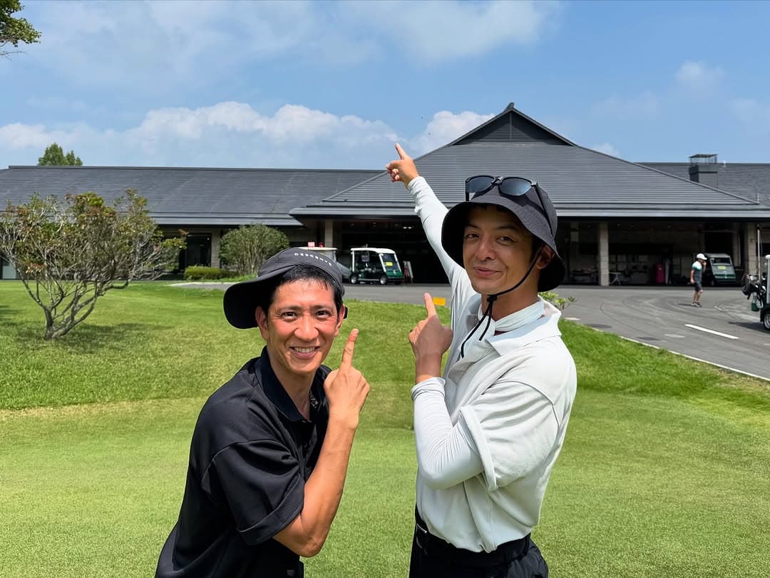 「うっすらでもいい山だ(笑)」人気芸人〇〇とヤマトのイントネーションに癒される夏ゴルフに注目集まる