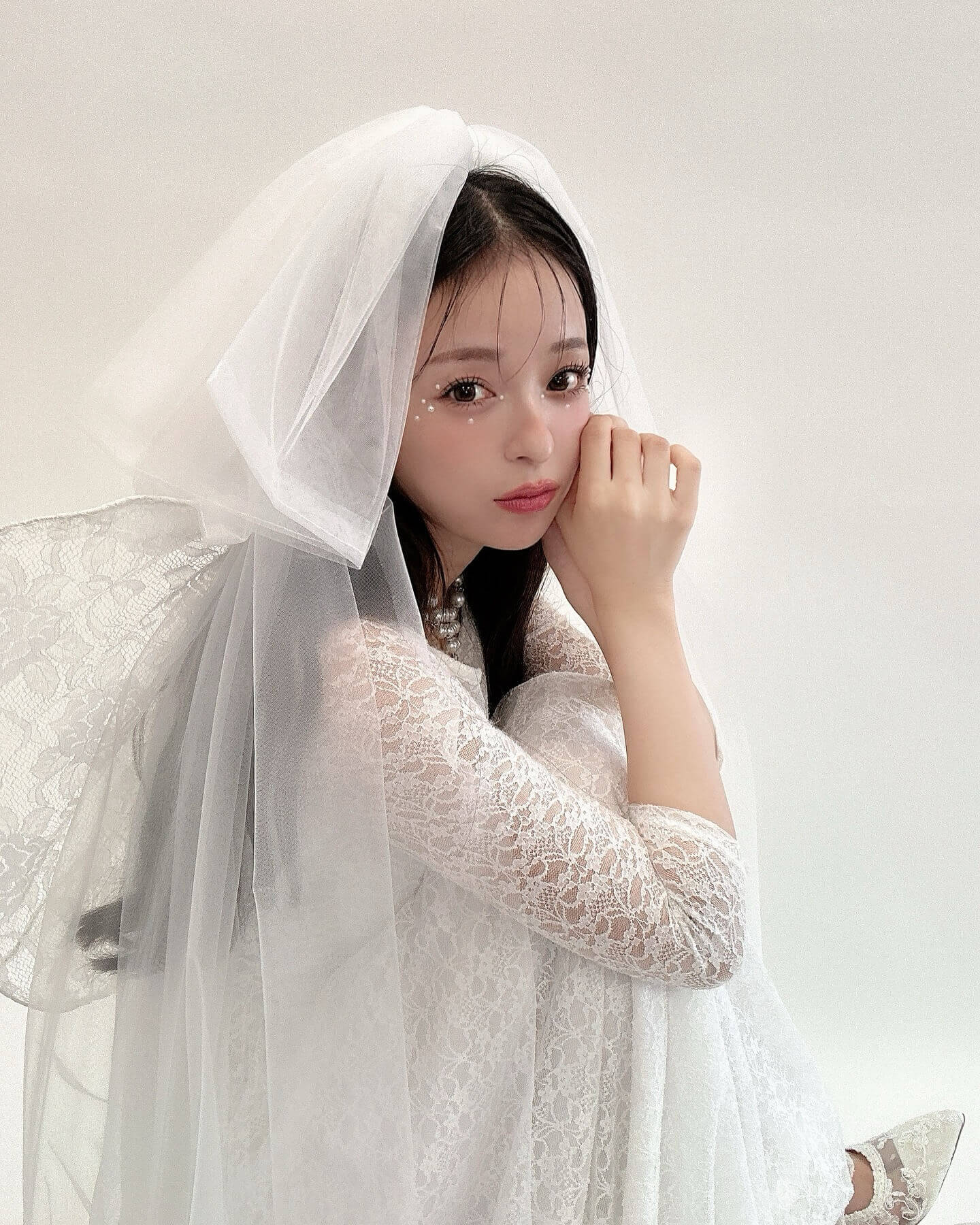 人気女性YouTuberが最新ショット公開でファン「結婚したかと思いました！」