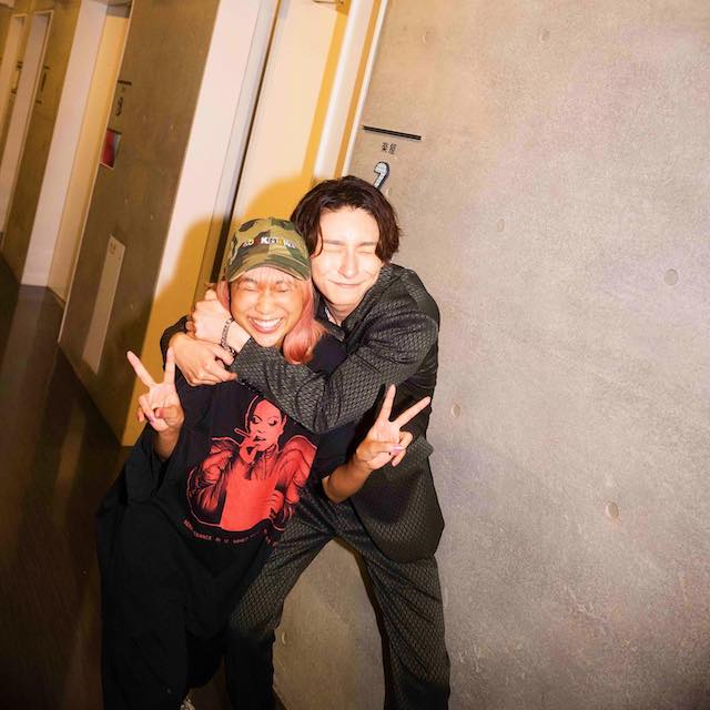 歌手・青山テルマが與真司郎に宛てた文章にファン涙‥💧